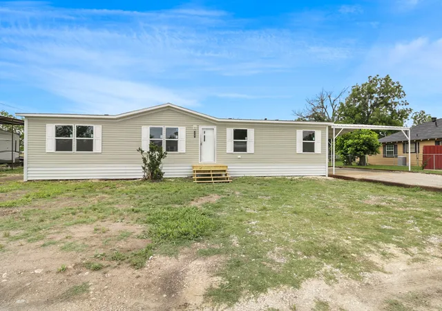 Photo 1 of Manufactured home for sale at 707 W 8th St, Coleman, TX 76834 | MLS# 21153472 | Listing updated on 2026-09-29