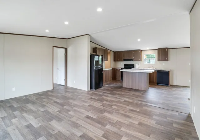 Photo 3 of Manufactured home for sale at 707 W 8Th St, Coleman, TX 76834 | MLS# 21153472 | Listing updated on 2026-09-29