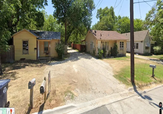 Photo 1 of Single family home for sale at 700 Frame St, Denton, TX 76209 | MLS# 21152835 | Listing updated on 2026-07-26