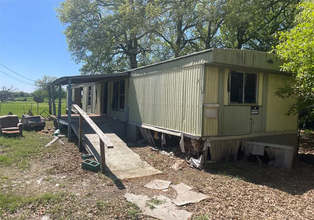 Photo 1 of Manufactured home for sale at 689 James, Kemp, TX 75143 | MLS# 21154001 | Listing updated on 2026-07-27