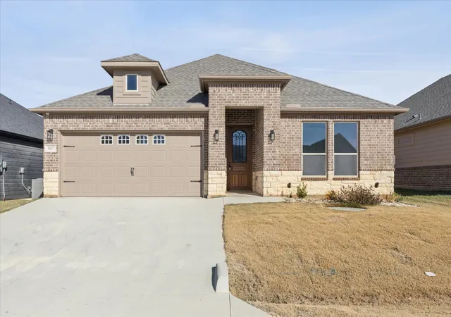 Homes for sale in Granbury, TX | 5627 Barkridge Dr, Granbury, TX 76048 | MLS# 21153363