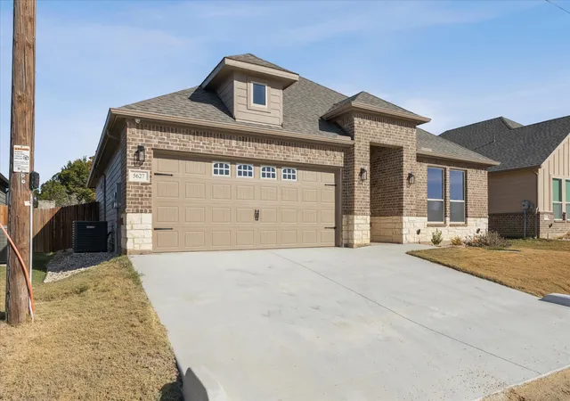 Homes for sale in Granbury, TX | 5627 Barkridge Dr, Granbury, TX 76048 | MLS# 21153363