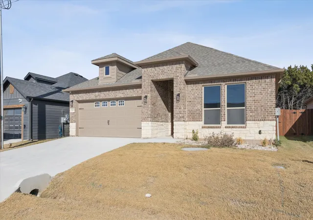 Homes for sale in Granbury, TX | 5627 Barkridge Dr, Granbury, TX 76048 | MLS# 21153363