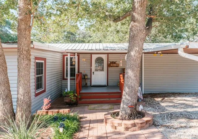 Photo 2 of Sale Pending at 196 S Perch Rd, Bowie, TX 76230 | MLS# 21154673 | Listing updated on 2026-08-04