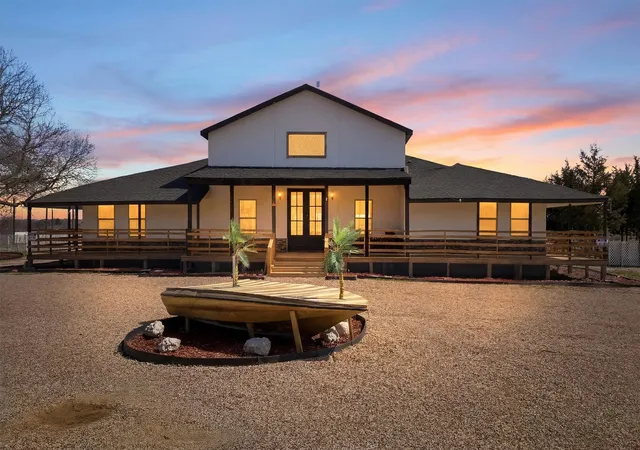 3rd image of 550 County Road 297, Gainesville, TX 76240 | MLS# 21139838