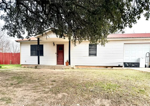 Photo 3 of Single family home for sale at 1412 Sunset Dr, Goldthwaite, TX 76844 | MLS# 21155002 | Listing updated on 2026-08-20