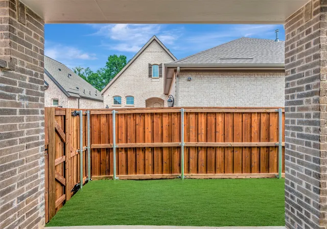Homes for sale in Arlington, TX | 2155 Spotted Fawn Dr, Arlington, TX 76005 | MLS# 21155070