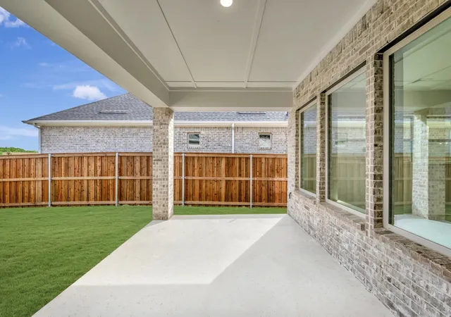 2nd image of 2079 Emerald Grove Ln, Arlington, TX 76005 | MLS# 21155142