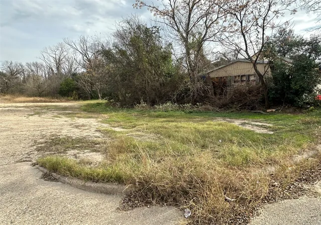 Photo 2 of Land for sale at 414 S 20th St, Waco, TX 76706 | MLS# 21153052 | Listing updated on 2026-08-28