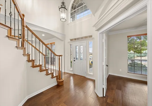 Photo 3 of Single family home for sale at 7517 Eagle Ridge Cir, Fort Worth, TX 76179 | MLS# 21147032 | Listing updated on 2026-08-30