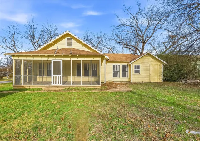 Homes for sale in Meridian, TX | 403 E Morgan, Meridian, TX 76665 | MLS# 21154242