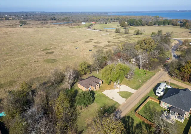 Homes for sale in Kemp, TX | 19450 Valentine Rd, Kemp, TX 75143 | MLS# 21155773