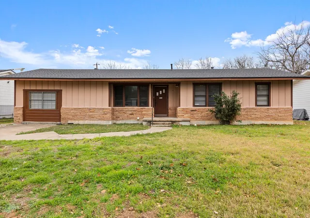 Photo 1 of Single family home for sale at 2506 S 24th St, Waco, TX 76706 | MLS# 21155745 | Listing updated on 2026-08-26