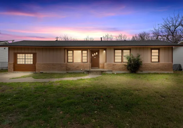 Photo 2 of Single family home for sale at 2506 S 24th St, Waco, TX 76706 | MLS# 21155745 | Listing updated on 2026-08-26