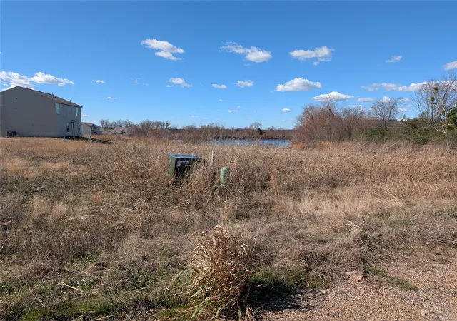 Photo 2 of Land for sale at 101 Brennon Cir, Mabank, TX 75147 | MLS# 21156025 | Listing updated on 2026-07-28