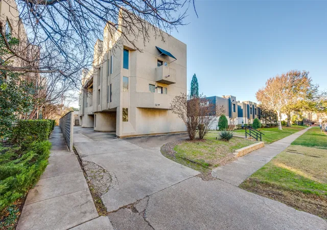Photo 3 of Condo for sale at 4130 Newton Ave #D, Dallas, TX 75219 | MLS# 21156213 | Listing updated on 2026-08-25