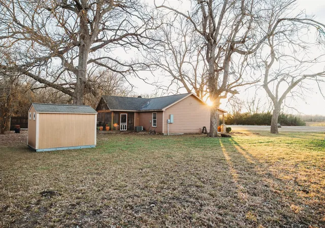 32nd image of 6078 E Line Rd, Whitewright, TX 75491 | MLS# 21152807