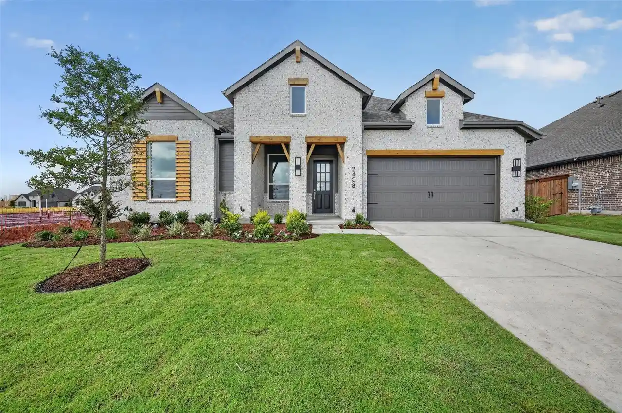 Photo 1 of Single family home for sale at 2408 Drummond St, Forney, TX 75126 | MLS# 21156217 | Listing updated on 2026-10-16