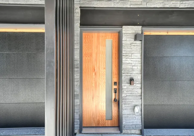 2nd image of 5705 Live Oak St, Dallas, TX 75206 | MLS# 21156401
