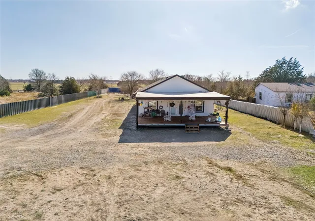 Homes for sale in Kemp, TX | 21896 County Road 4072, Kemp, TX 75143 | MLS# 21153498