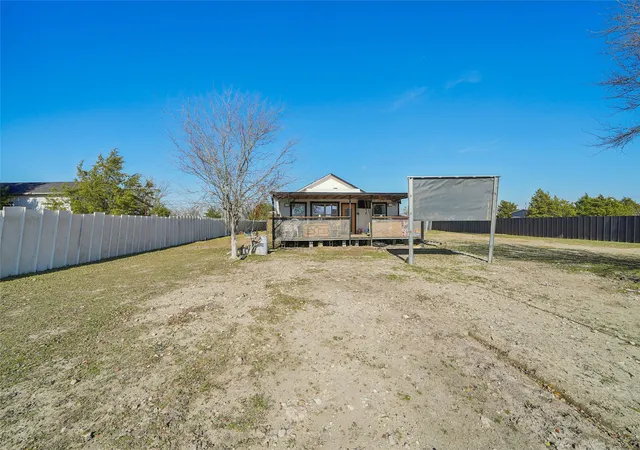 Homes for sale in Kemp, TX | 21896 County Road 4072, Kemp, TX 75143 | MLS# 21153498