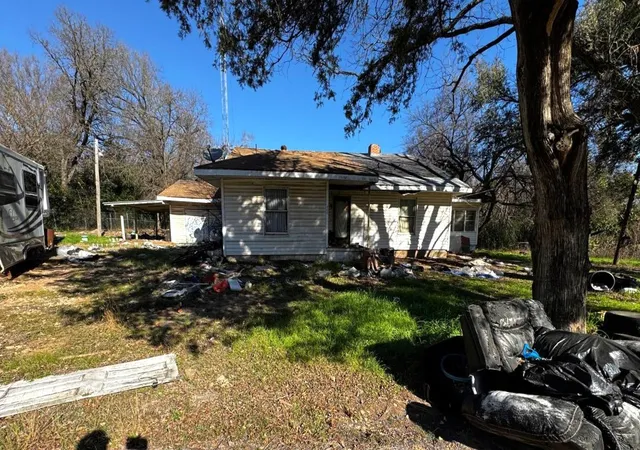 Homes for sale in Tehuacana, TX | 406 S 2nd St, Tehuacana, TX 76635 | MLS# 21156339