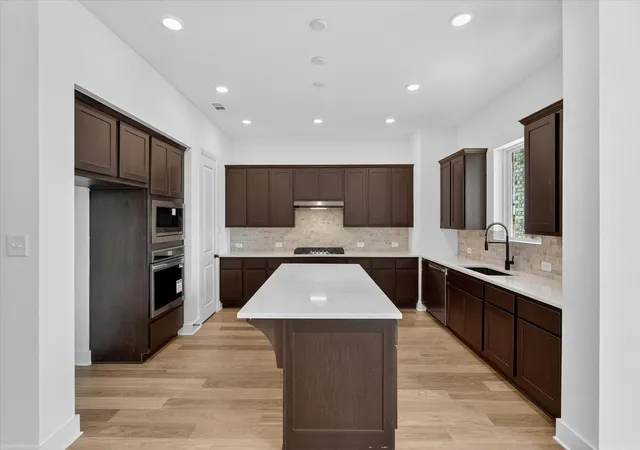 Photo 3 of Single family home for sale at 2716 Railway St, Forney, TX 75126 | MLS# 21156226 | Listing updated on 2026-08-28