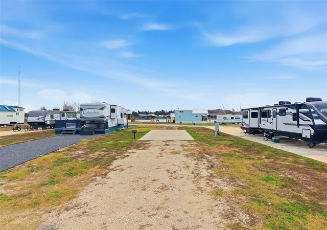Homes for sale in Kerens, TX | 6384 Peninsula Rd, Kerens, TX 75144 | MLS# 21154710