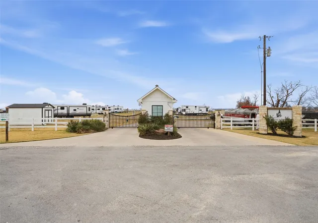 Homes for sale in Kerens, TX | 6384 Peninsula Rd, Kerens, TX 75144 | MLS# 21154710