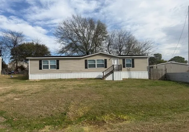 Homes for sale in Gun Barrel City, TX | 334 Whispering Trl, Gun Barrel City, TX 75156 | MLS# 21156293