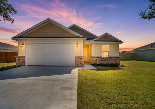 Homes for sale in Tolar, TX | 468 Peace Lily Way, Tolar, TX 76476 | MLS# 21152932