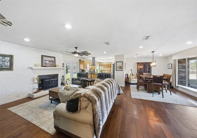 Photo 3 of Single family home for sale at 3662 Acr 359, Palestine, TX 75803 | MLS# 21156872 | Listing updated on 2026-07-23