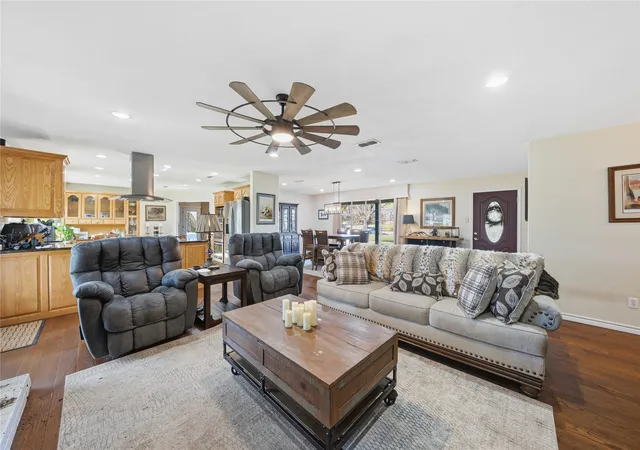 Photo 3 of Single family home for sale at 3662 Acr 359, Palestine, TX 75803 | MLS# 21156872 | Listing updated on 2026-07-23