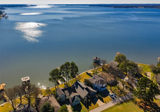 Photo 3 of Single family home for sale at 199 Seaside Dr, Gun Barrel City, TX 75156 | MLS# 21156031 | Listing updated on 2026-08-18