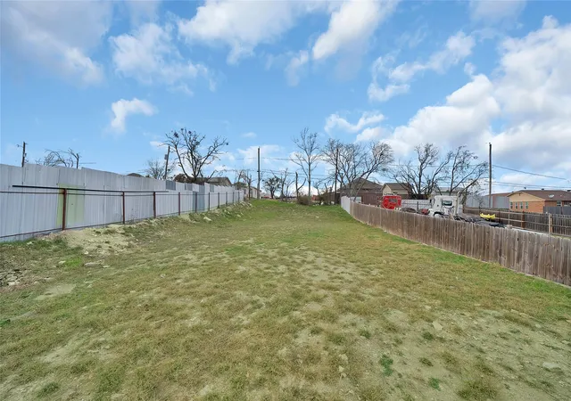 Homes for sale in Fort Worth, TX | 2909 Pearl Ave, Fort Worth, TX 76106 | MLS# 21152789