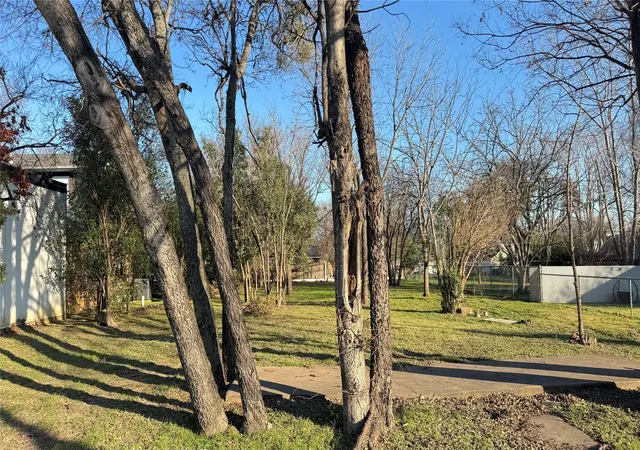 Photo 3 of Sale Pending at 212 N Hastings St, Duncanville, TX 75116 | MLS# 21157055 | Listing updated on 2026-07-28