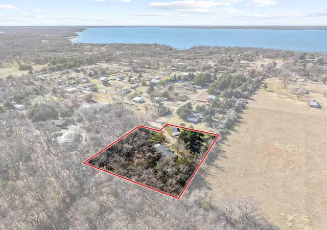 Homes for sale in Pottsboro, TX | 341 Pecan Pl Ln, Pottsboro, TX 75076 | MLS# 21153671