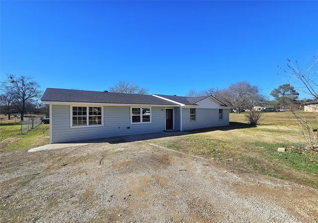 Homes for sale in Groesbeck, TX | 910 Willow Pond Rd, Groesbeck, TX 76642 | MLS# 21157213