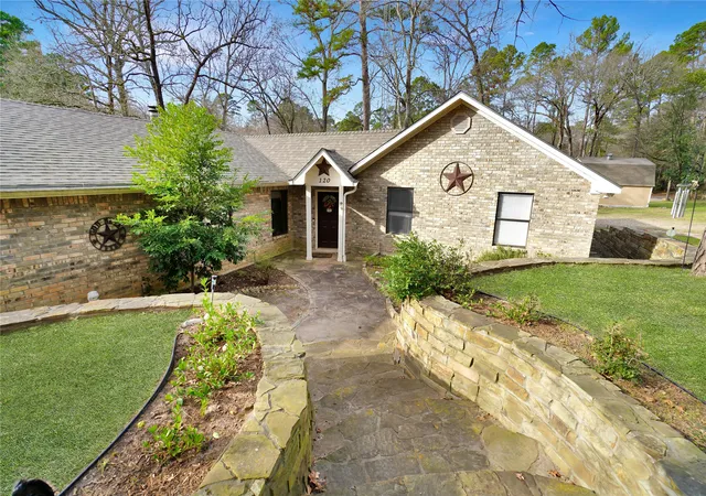 Photo 3 of Single family home for sale at 120 Rainbow Cvs, Holly Lake Ranch, TX 75765 | MLS# 21157256 | Listing updated on 2026-09-26