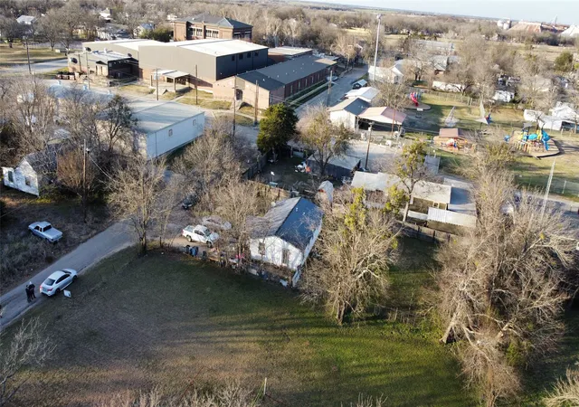 Photo 4 of Land for sale at 513 S San Antonio St, Wolfe City, TX 75496 | MLS# 21153490 | Listing updated on 2026-07-12