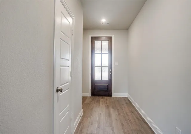 5th image of 6820 Neals Wy, Arlington, TX 76001 | MLS# 21157444
