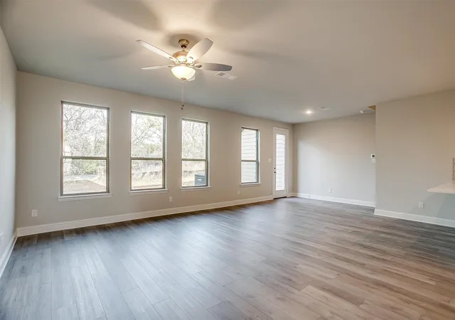 4th image of 6818 Neals Wy, Arlington, TX 76001 | MLS# 21157448