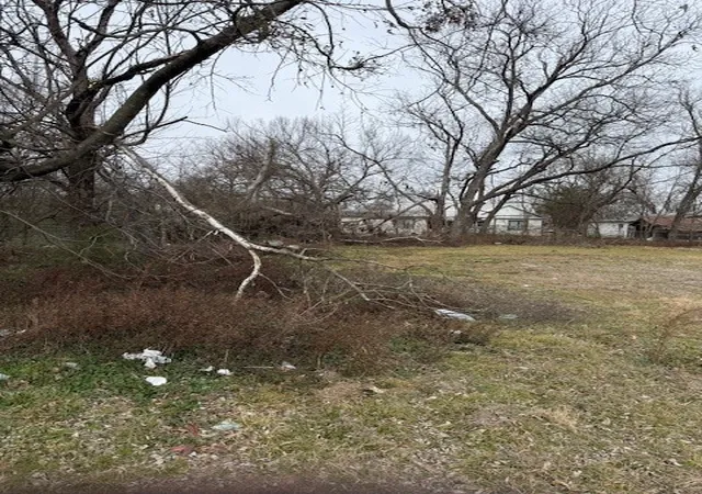 Photo 2 of Land for sale at 820 W 9th St, Bonham, TX 75418 | MLS# 21156962 | Listing updated on 2026-08-03