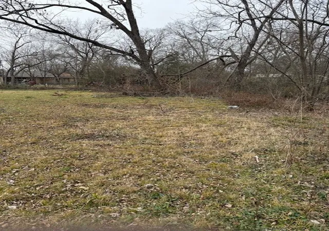 Photo 3 of Land for sale at 820 W 9Th St, Bonham, TX 75418 | MLS# 21156962 | Listing updated on 2026-08-03