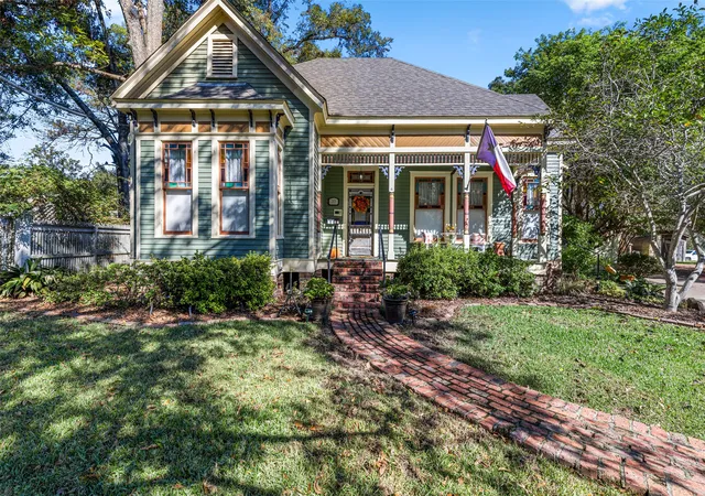 Single family home for sale at 203 E Dixon St, Jefferson, TX 75657 | MLS# 21153657