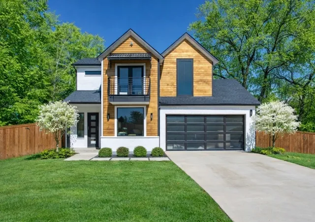 Photo 1 of Single family home for sale at 1001 Coke Dr, Arlington, TX 76010 | MLS# 21157630 | Listing updated on 2026-07-23