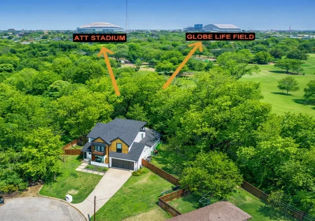 Photo 3 of Single family home for sale at 1001 Coke Dr, Arlington, TX 76010 | MLS# 21157630 | Listing updated on 2026-07-23
