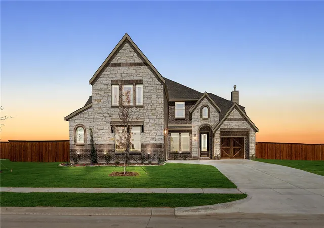 Photo 2 of Single family home for sale at 421 Birkdale Ln, Red Oak, TX 75154 | MLS# 21131926 | Listing updated on 2026-10-07
