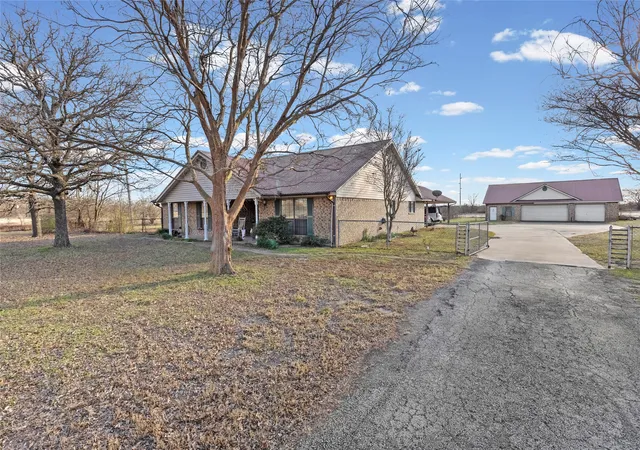 Photo 3 of Single family home for sale at 2104 State Hwy 69 S, Greenville, TX 75402 | MLS# 21158210 | Listing updated on 2026-09-15