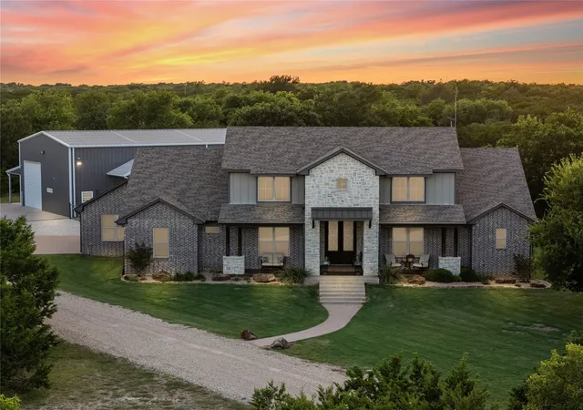 2nd image of 18503 Wortham Bend Rd, China Spring, TX 76633 | MLS# 21152559